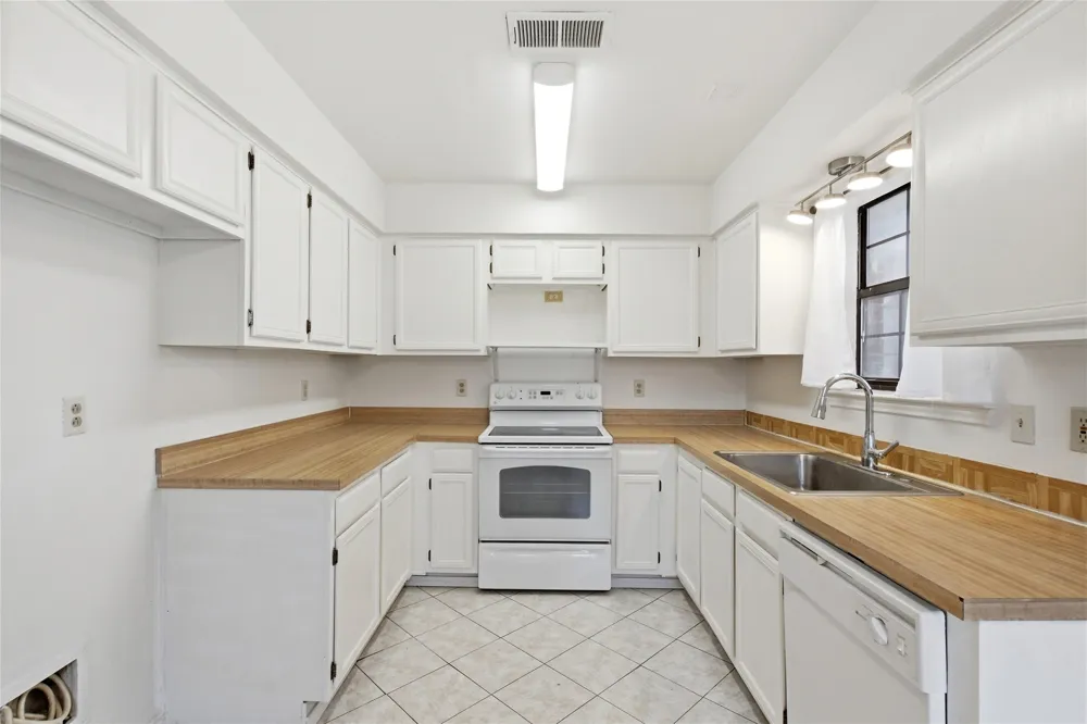 5909 Lake Hubbard Parkway #215 Garland, TX 75043