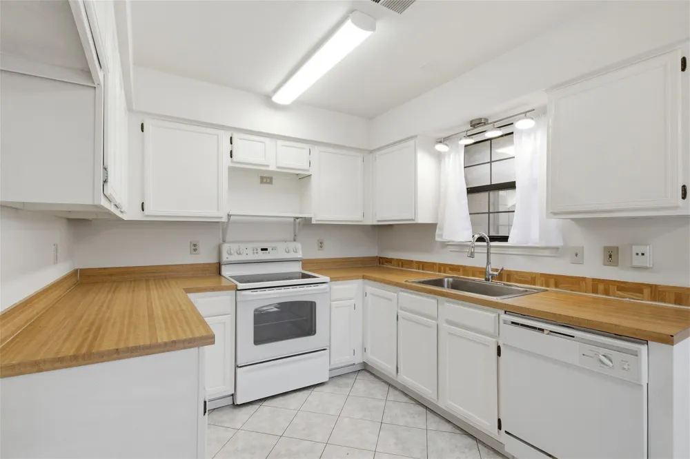 5909 Lake Hubbard Parkway #215 Garland, TX 75043