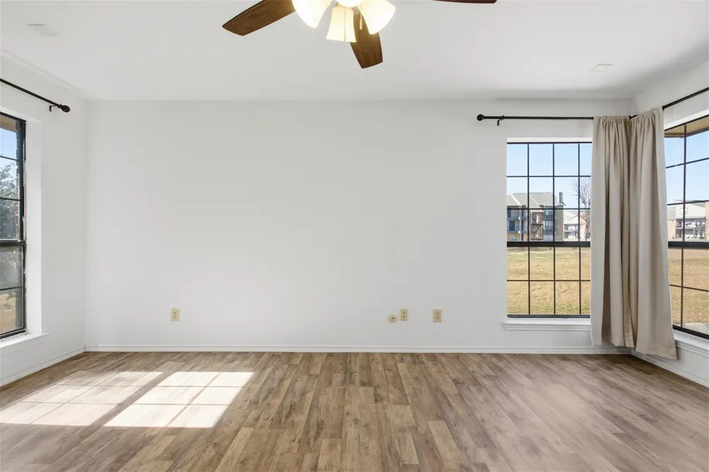 5909 Lake Hubbard Parkway #215 Garland, TX 75043