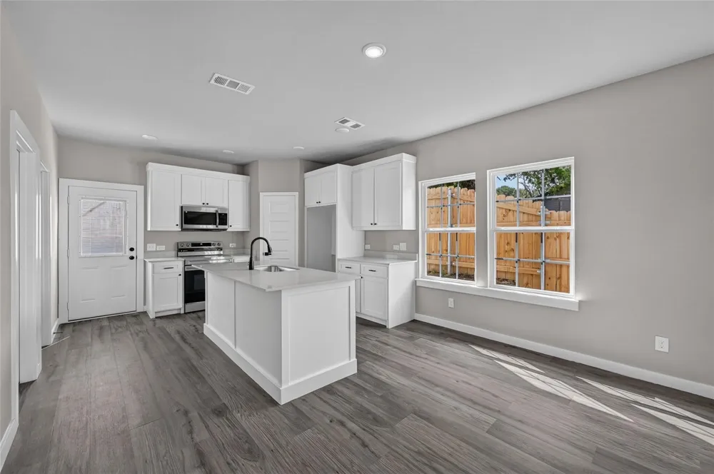 2211 Brookes Street Fort Worth, TX 76105