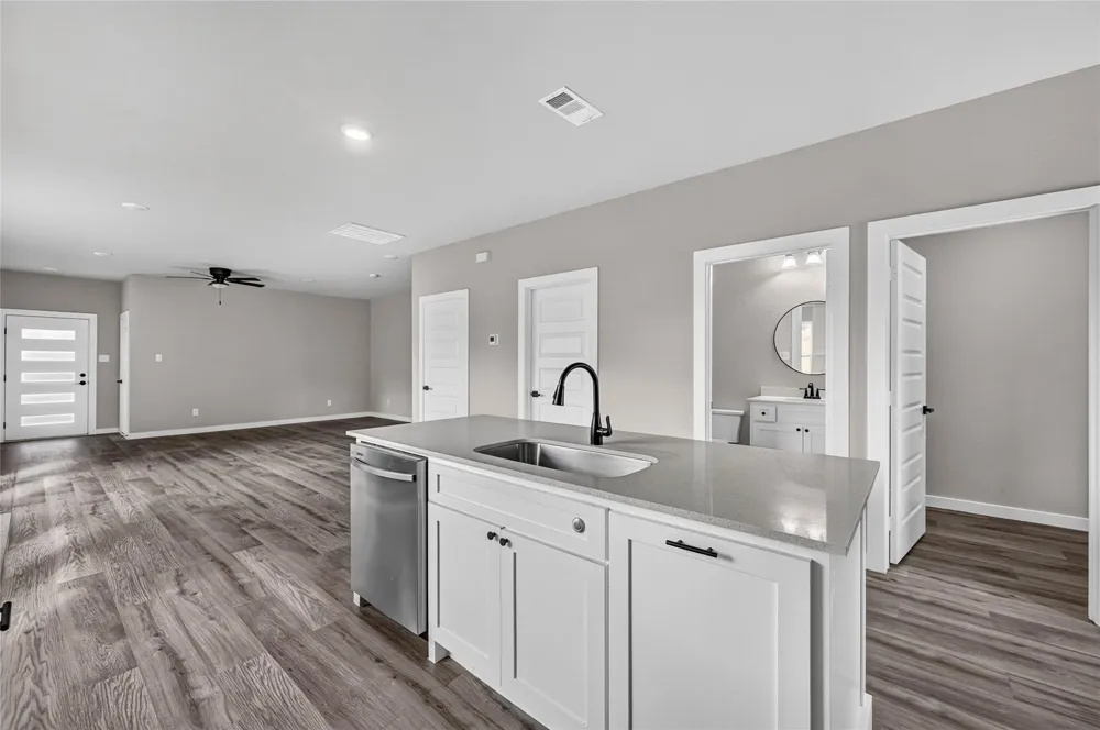 2211 Brookes Street Fort Worth, TX 76105