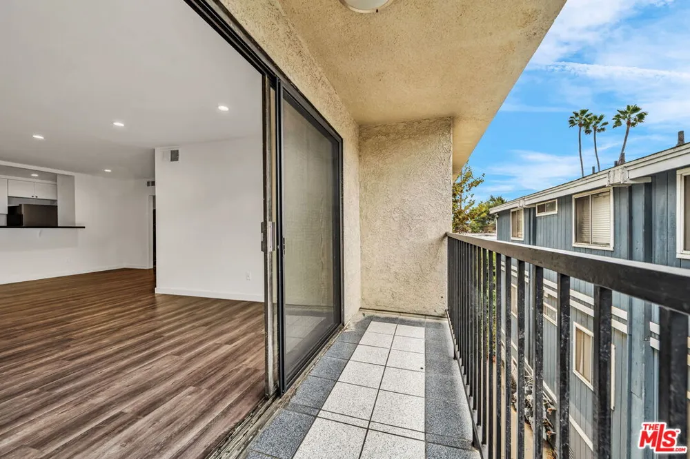 7453 Haskell Avenue Van Nuys, CA 91406