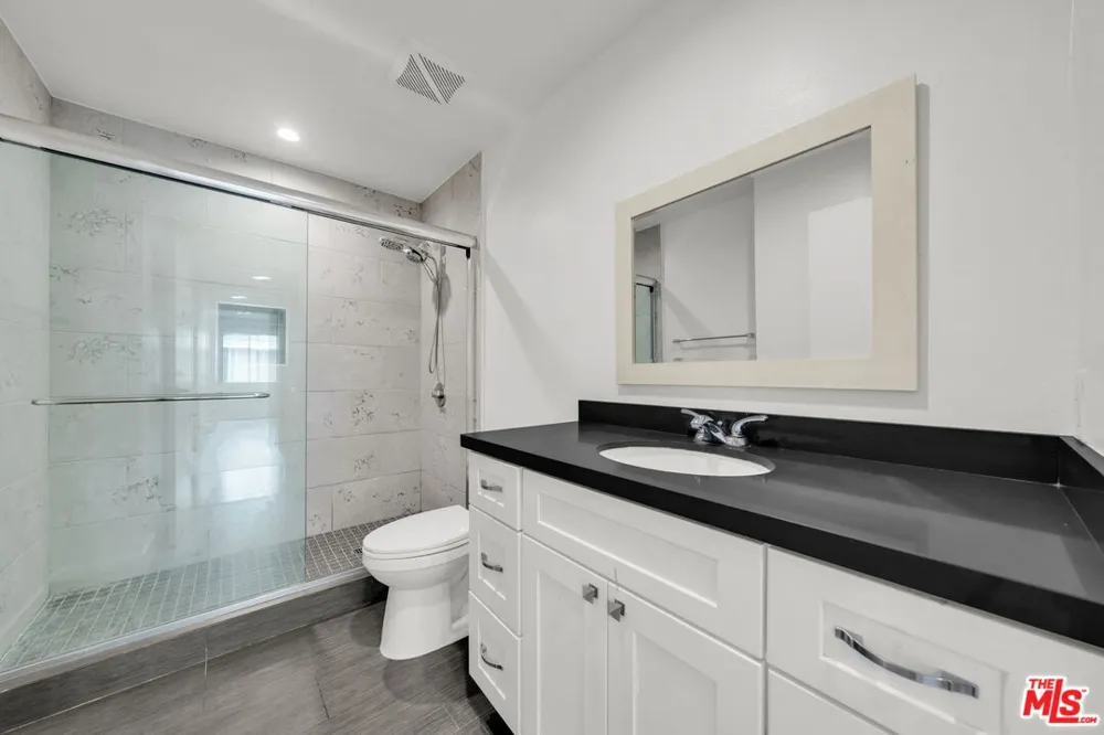 7453 Haskell Avenue Van Nuys, CA 91406