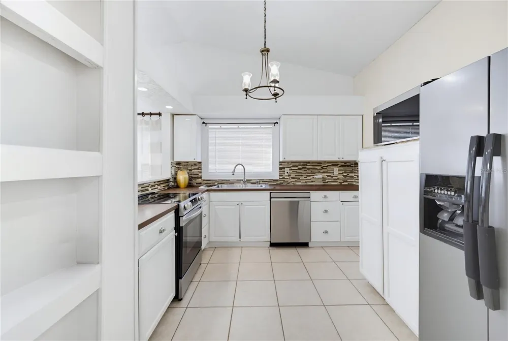 2483 LONG MEADOW WAY Orlando, FL 32817