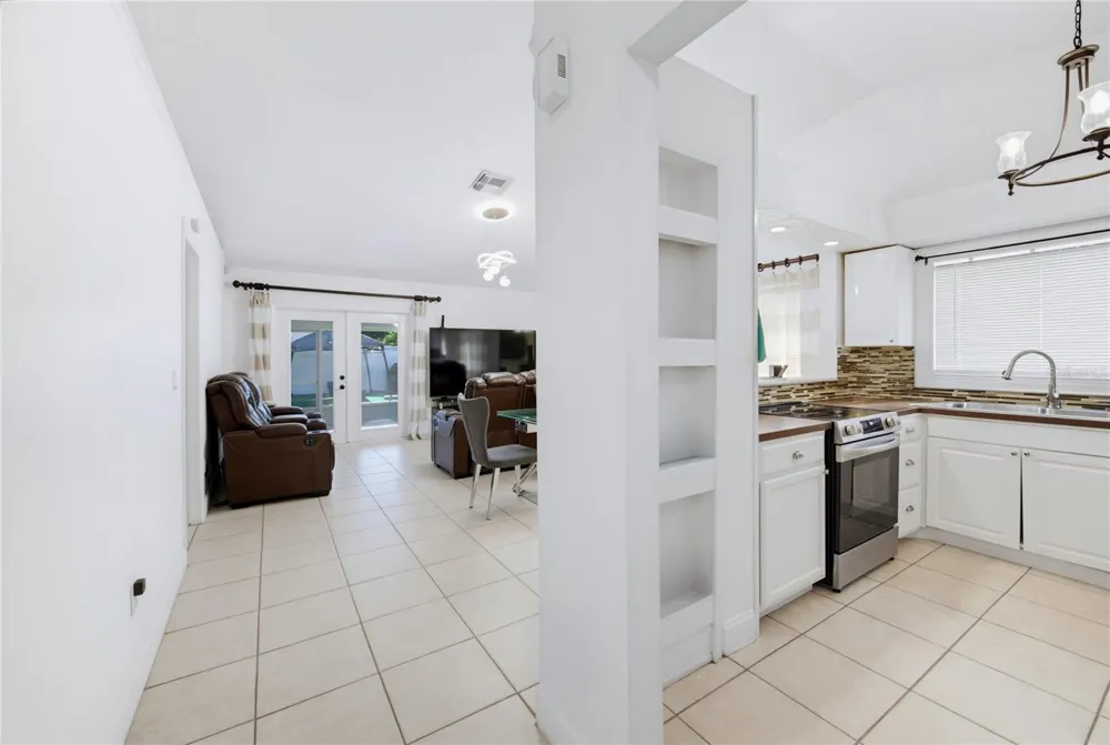2483 LONG MEADOW WAY Orlando, FL 32817