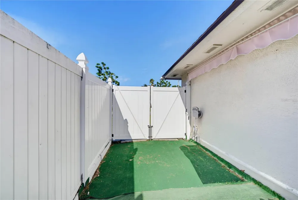 2483 LONG MEADOW WAY Orlando, FL 32817