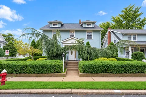 108 Hempstead Avenue