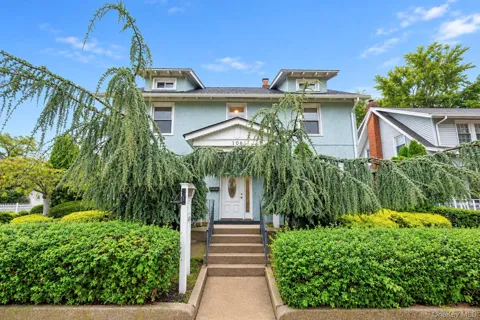 108 Hempstead Avenue