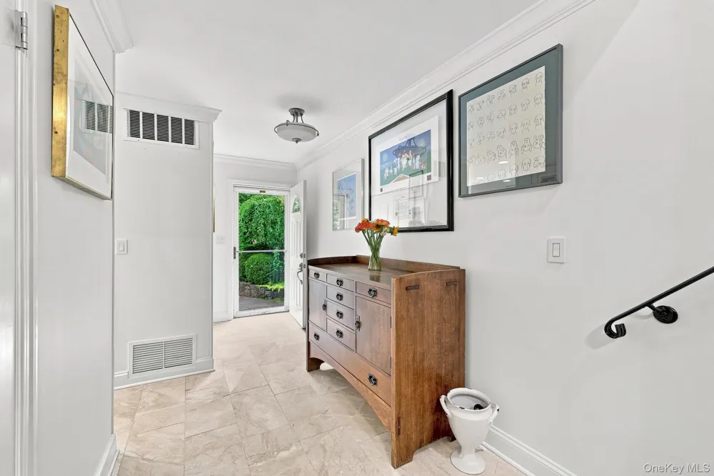 815 Colony Drive Hartsdale, NY 10530