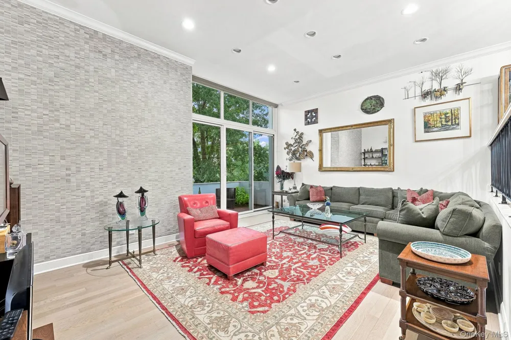 815 Colony Drive Hartsdale, NY 10530