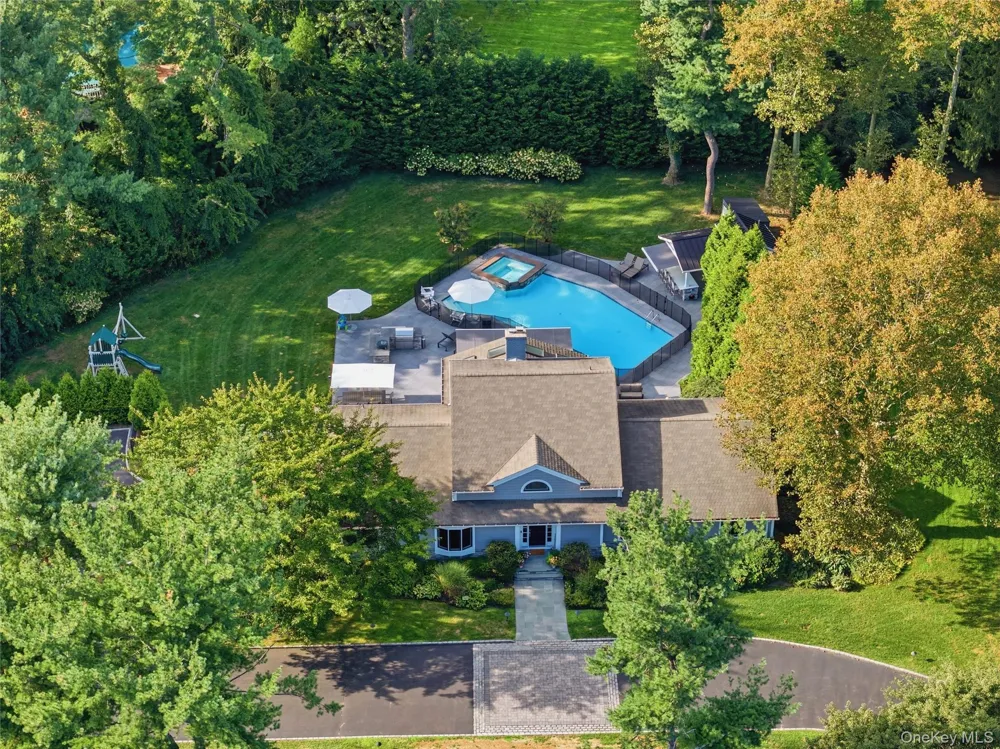 2 Meadow Road Old Westbury, NY 11568