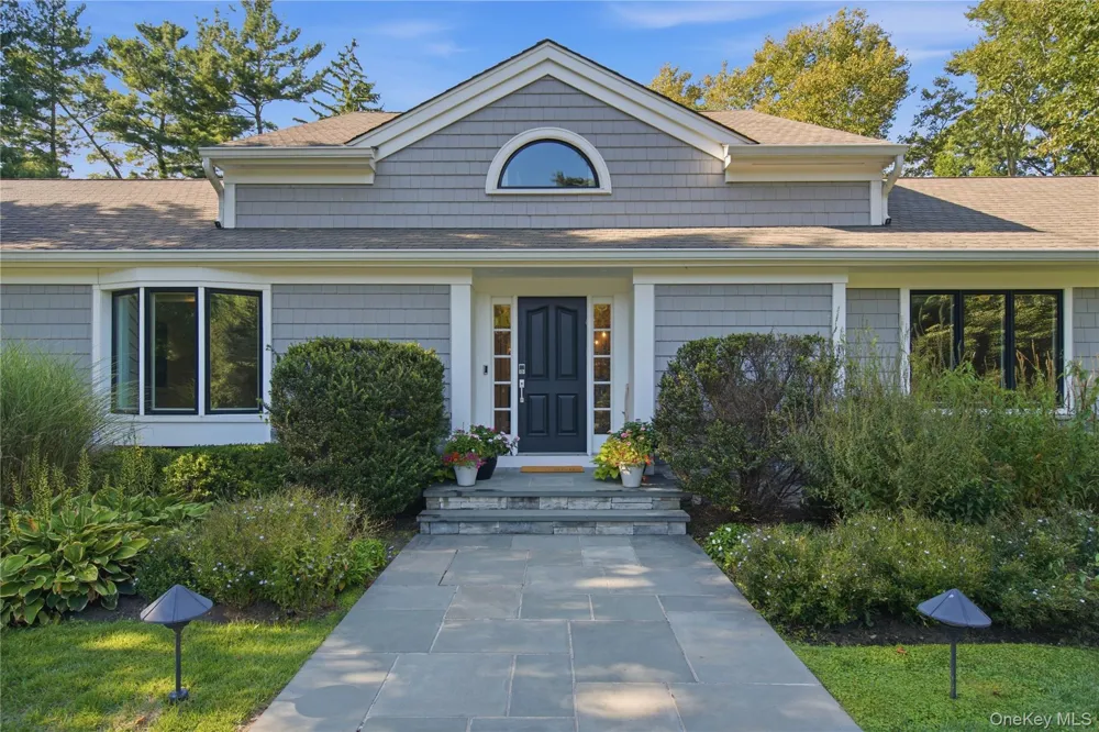 2 Meadow Road Old Westbury, NY 11568