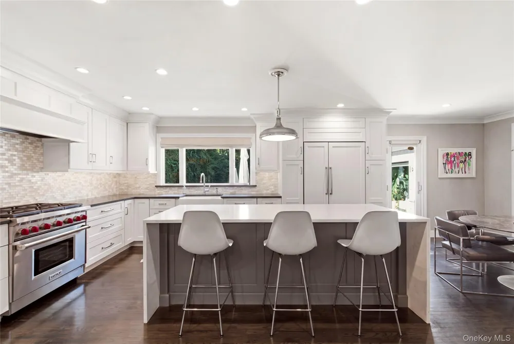 2 Meadow Road Old Westbury, NY 11568
