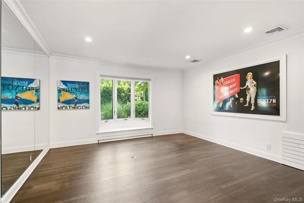 2 Meadow Road Old Westbury, NY 11568