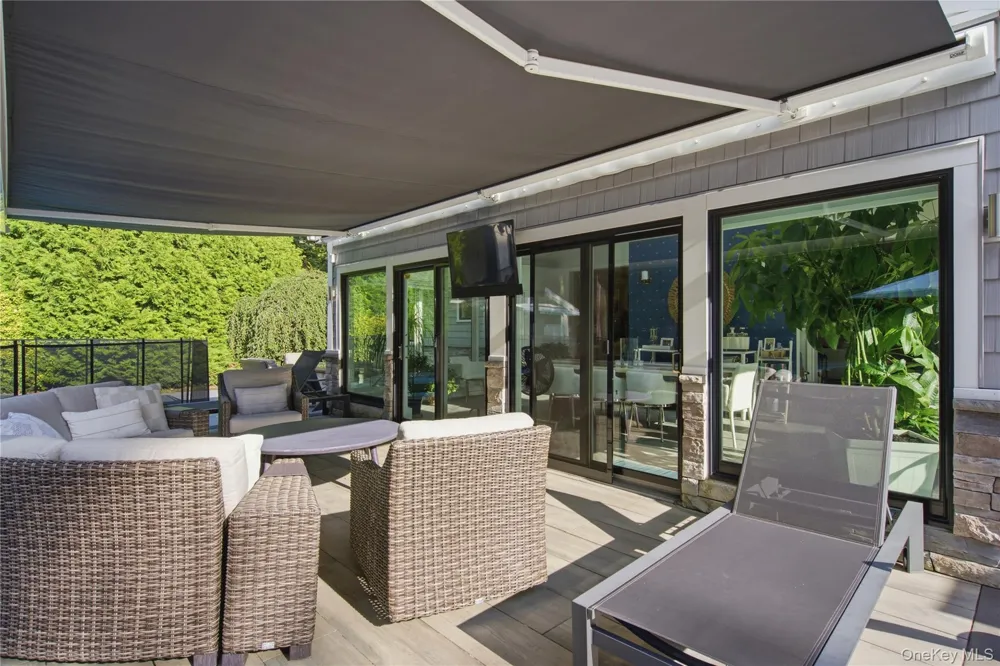 2 Meadow Road Old Westbury, NY 11568