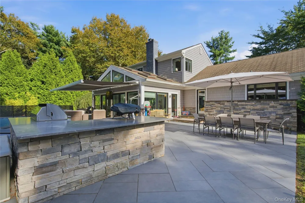 2 Meadow Road Old Westbury, NY 11568