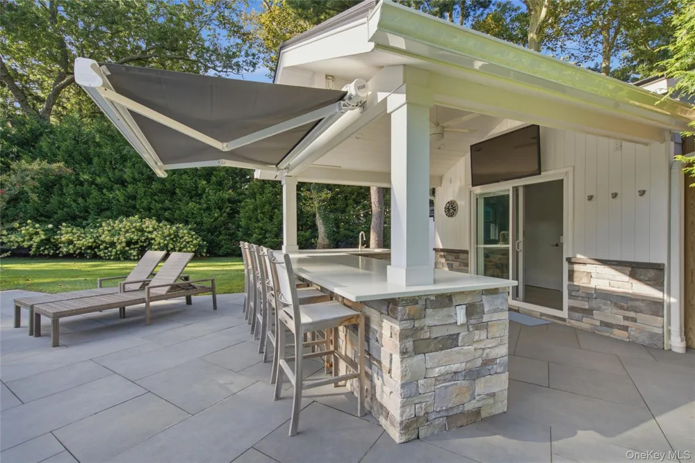 2 Meadow Road Old Westbury, NY 11568