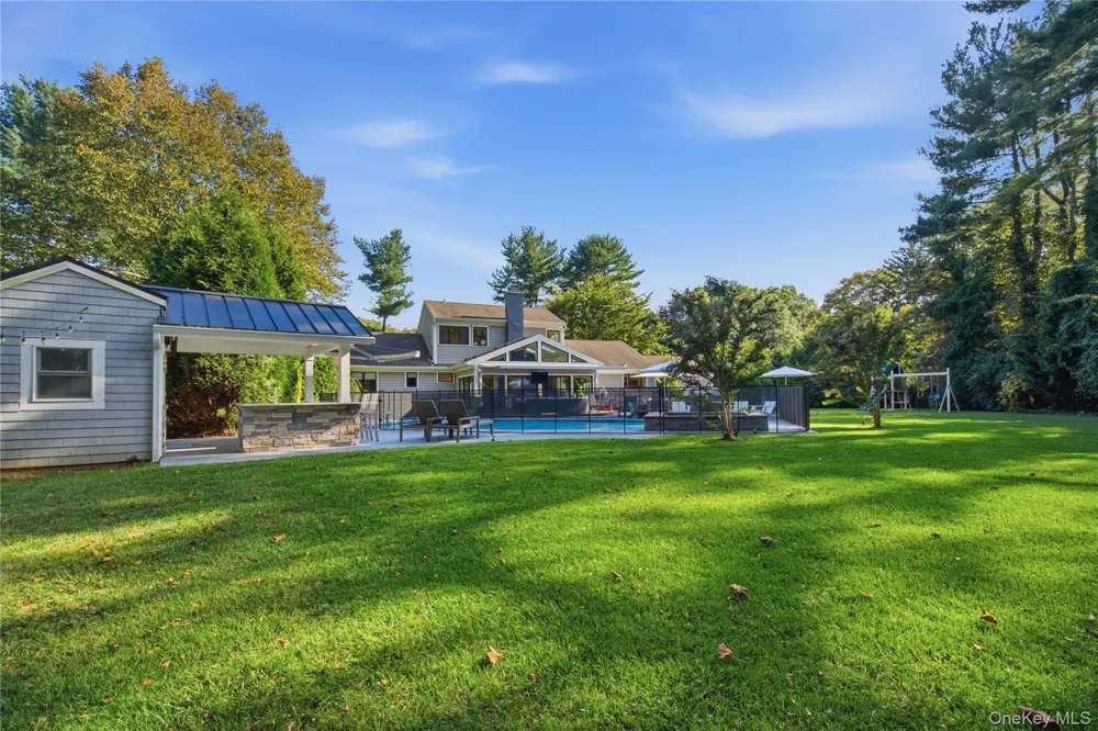2 Meadow Road Old Westbury, NY 11568