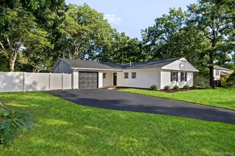 35 Winside Lane