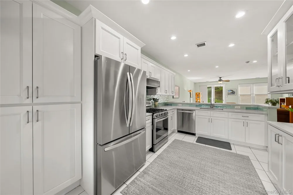 203 Windward Court Port Jefferson, NY 11777