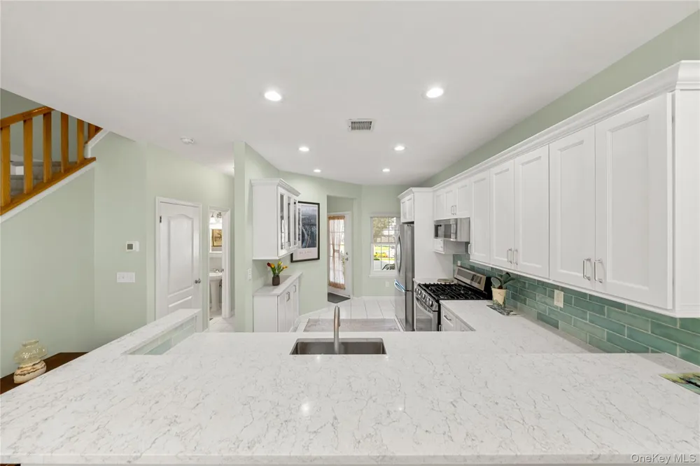 203 Windward Court Port Jefferson, NY 11777