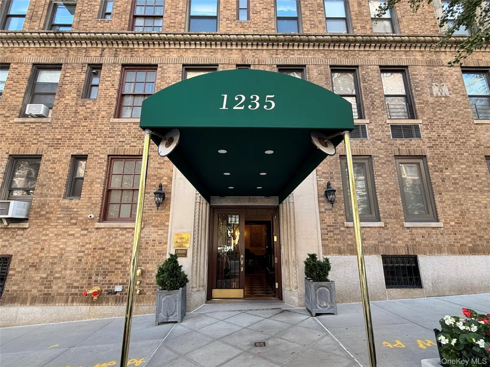 1235 Park Avenue #6D New York (Manhattan), NY 10128