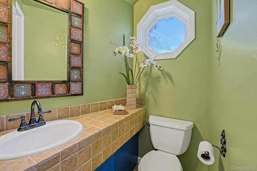 279 Treetop Circle Nanuet, NY 10954