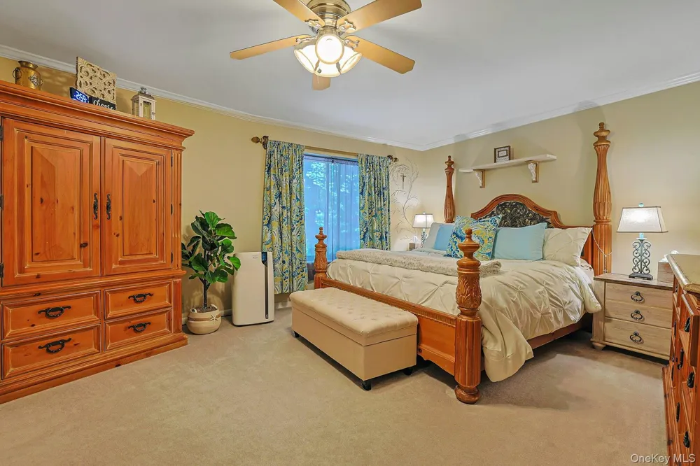 279 Treetop Circle Nanuet, NY 10954