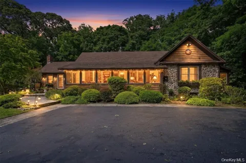 2064 Country Road