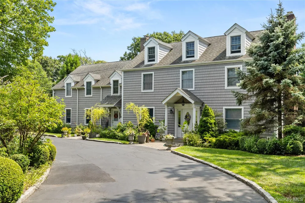 110 Elder Road Islip, NY 11751