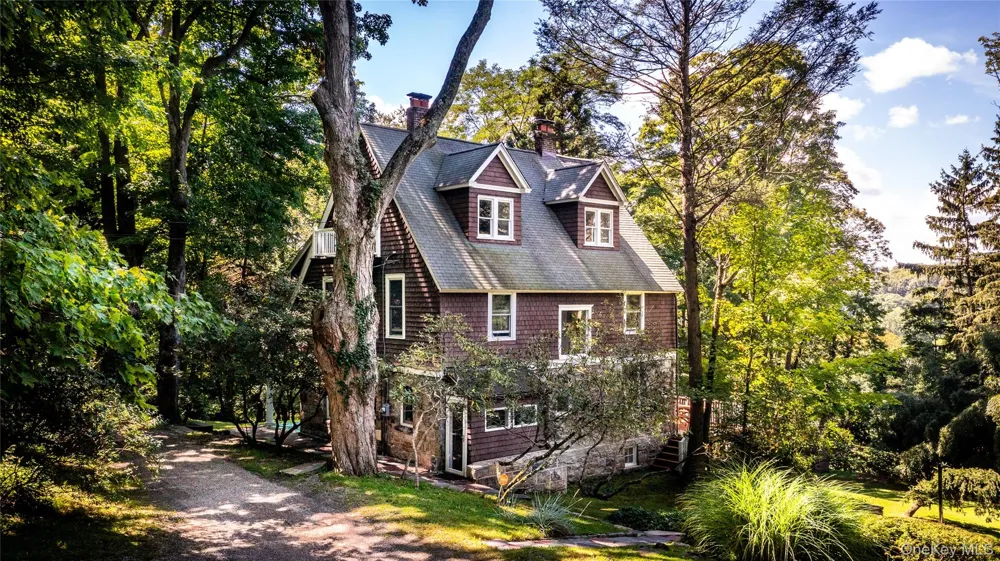 344 Sprain Road Scarsdale, NY 10583