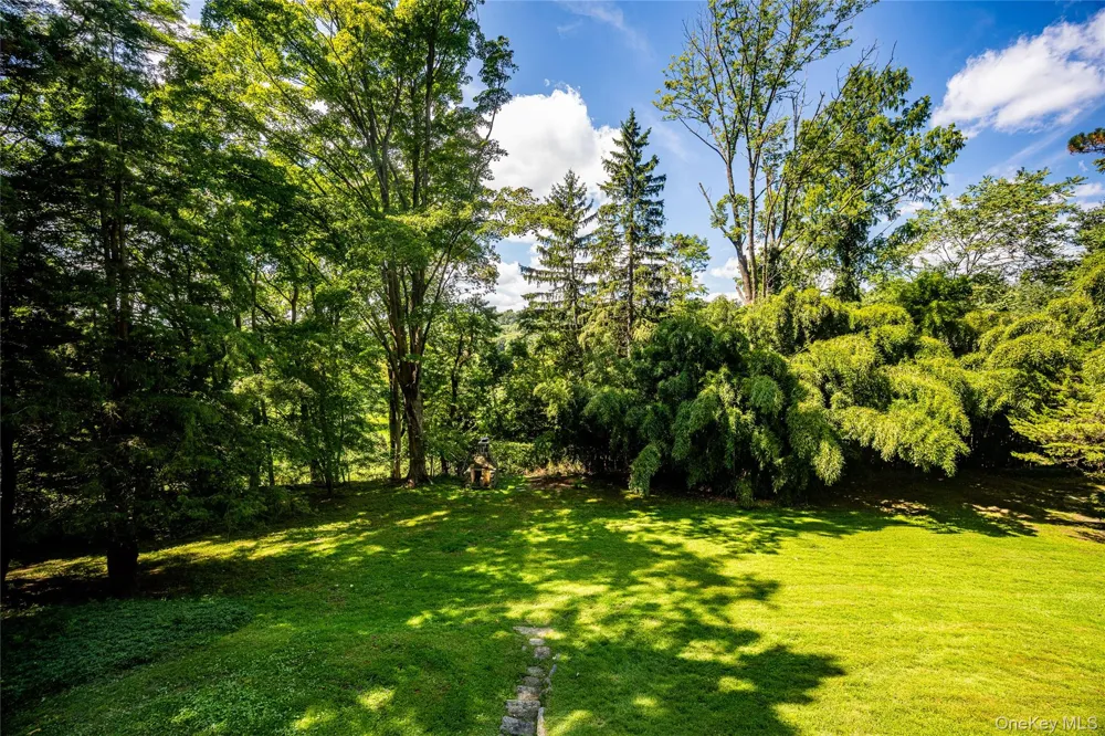 344 Sprain Road Scarsdale, NY 10583