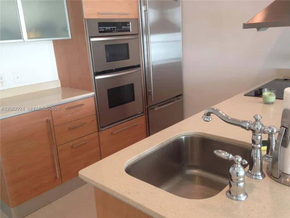 218 SE 14th St #2108 Miami, FL 33131