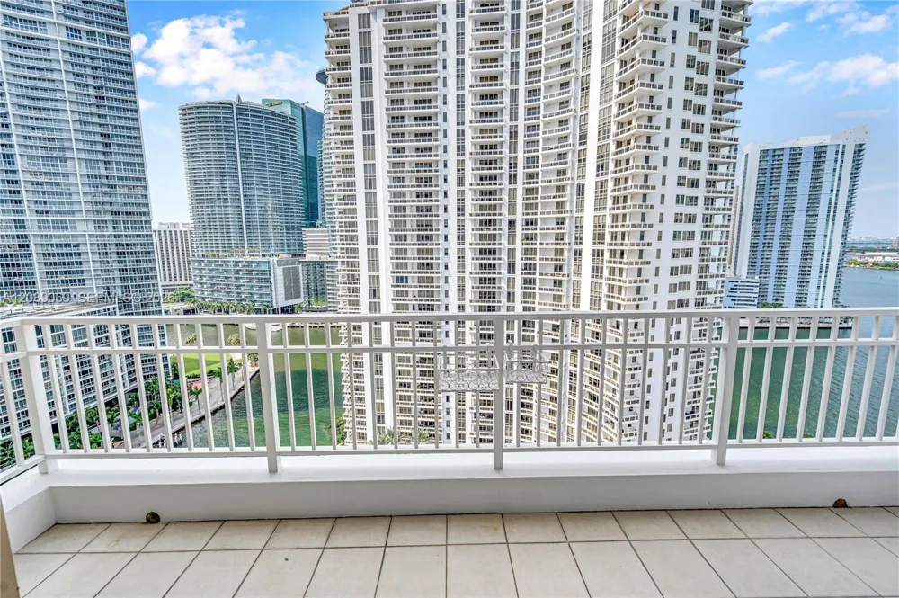 801 Brickell Key Blvd #2208 Miami, FL 33131