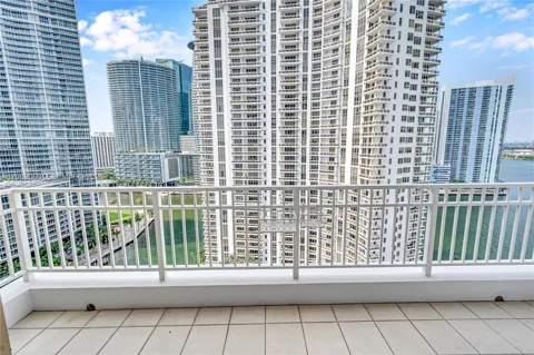 801 Brickell Key Blvd #2208