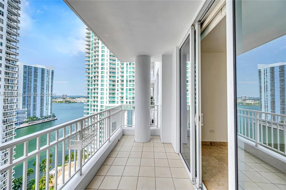 801 Brickell Key Blvd #2208 Miami, FL 33131