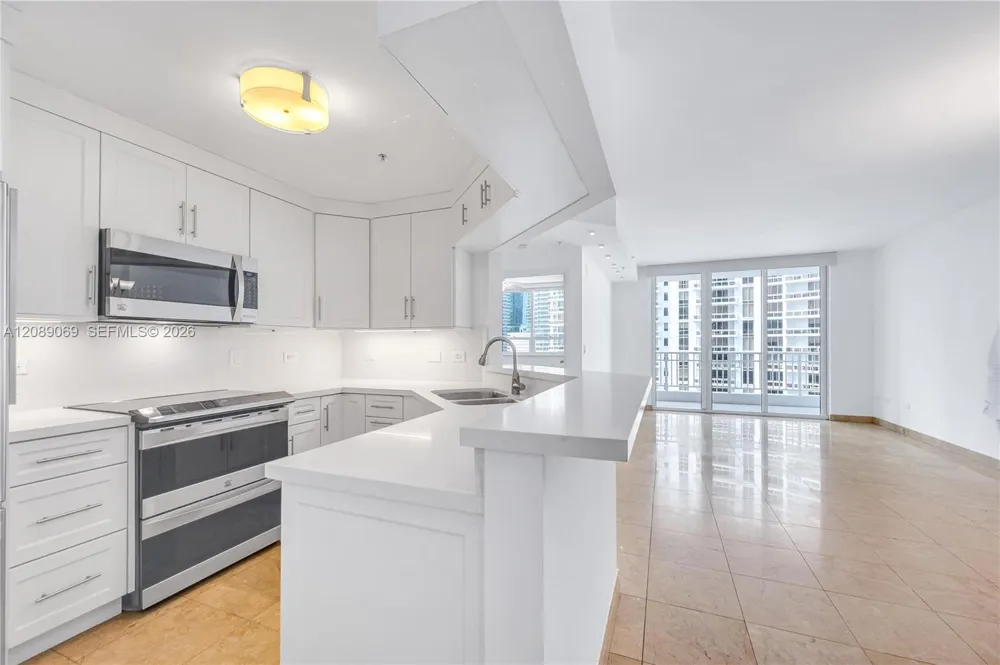 801 Brickell Key Blvd #2208 Miami, FL 33131