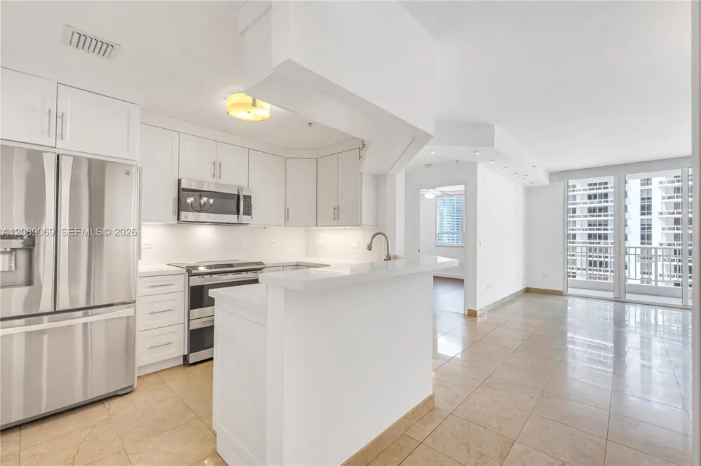 801 Brickell Key Blvd #2208 Miami, FL 33131
