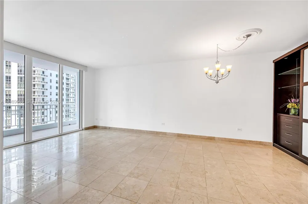 801 Brickell Key Blvd #2208 Miami, FL 33131