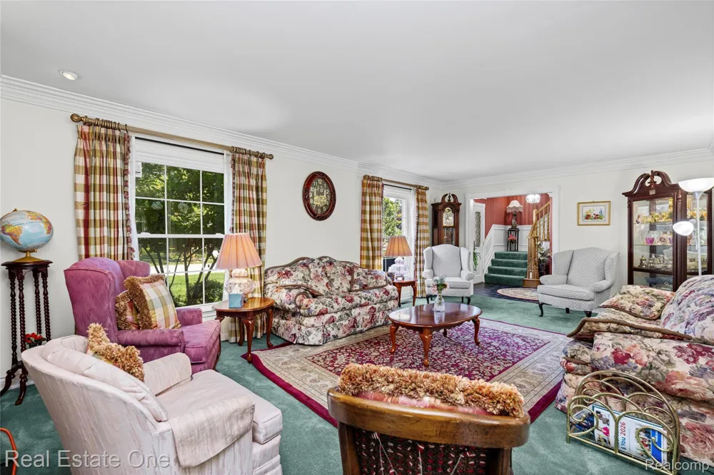 69 Willow Tree Place Village Of Grosse Pointe Shores City, MI 48236