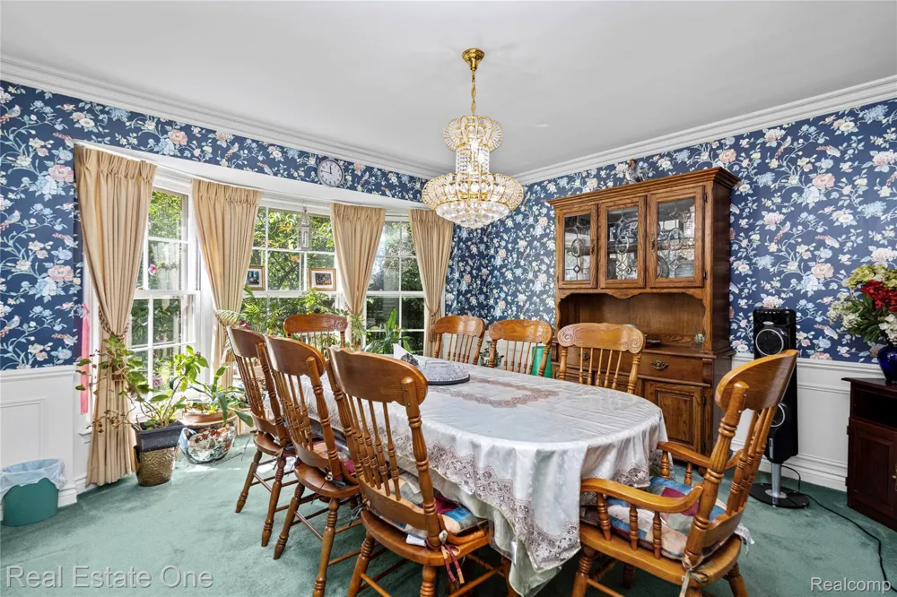 69 Willow Tree Place Village Of Grosse Pointe Shores City, MI 48236