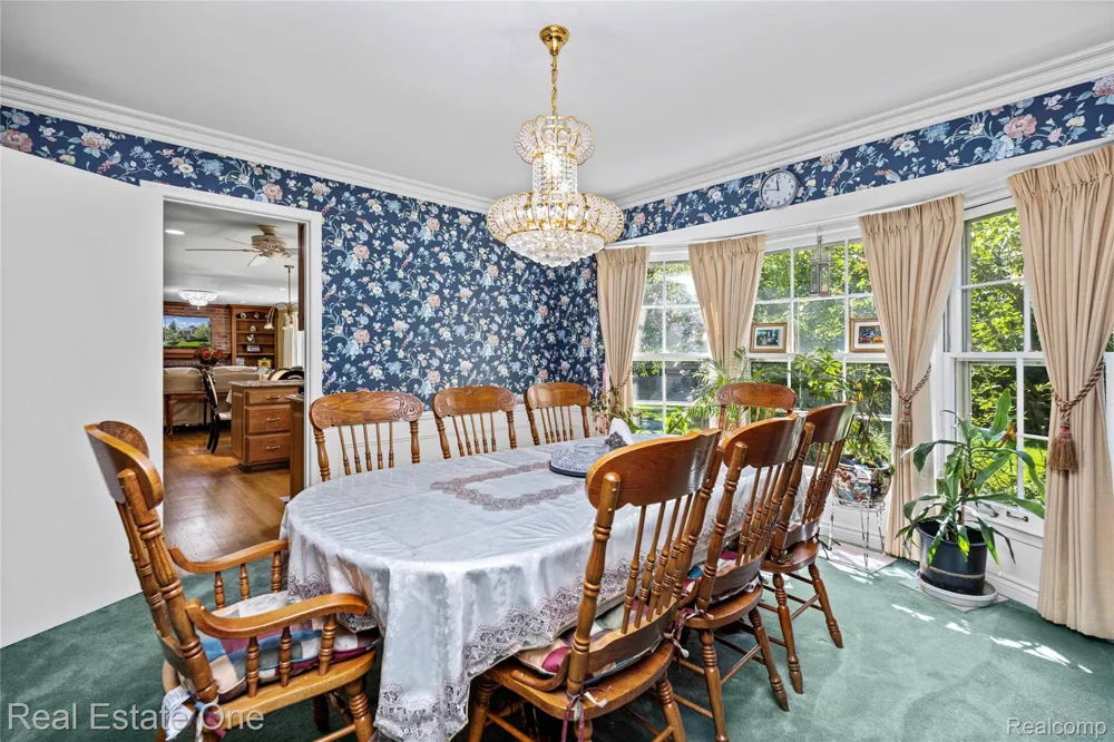 69 Willow Tree Place Village Of Grosse Pointe Shores City, MI 48236