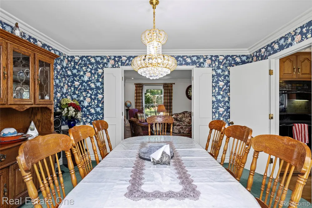 69 Willow Tree Place Village Of Grosse Pointe Shores City, MI 48236