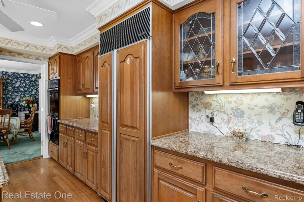 69 Willow Tree Place Village Of Grosse Pointe Shores City, MI 48236