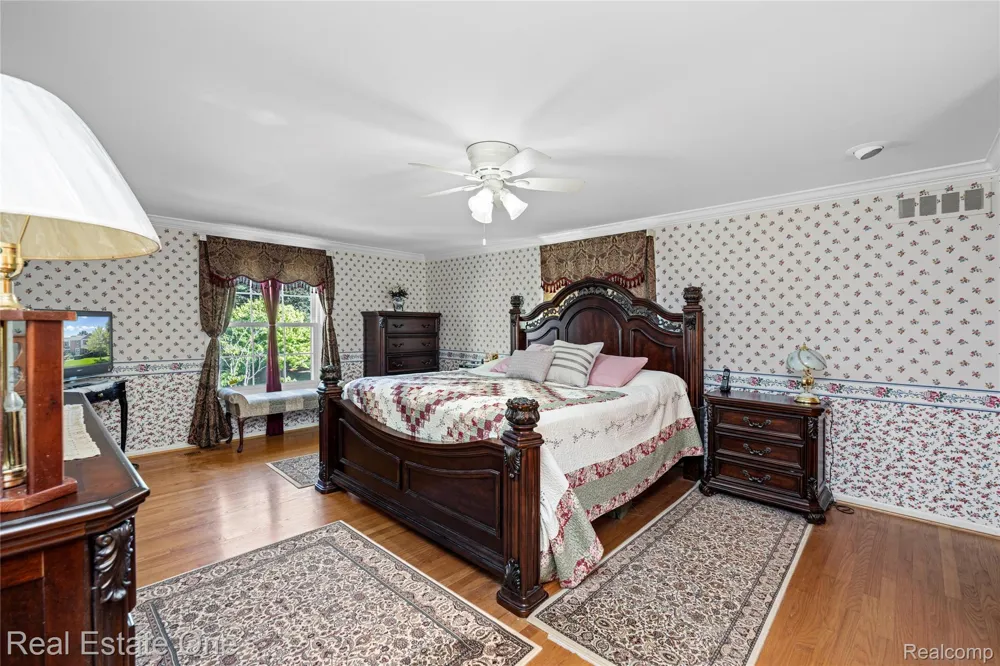 69 Willow Tree Place Village Of Grosse Pointe Shores City, MI 48236
