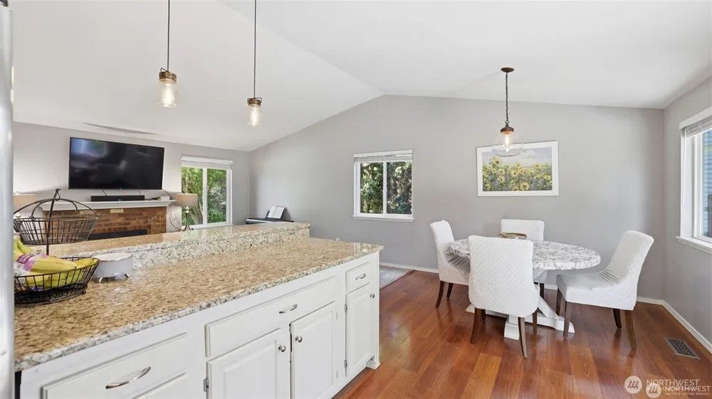 17333 160th Avenue SE Renton, WA 98058