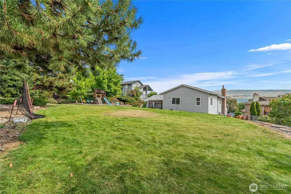 1920 Emerald Place Wenatchee, WA 98801