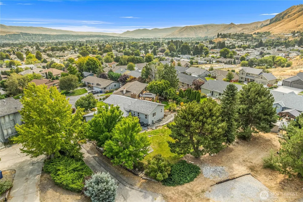 1920 Emerald Place Wenatchee, WA 98801