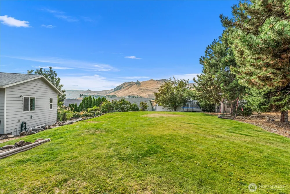 1920 Emerald Place Wenatchee, WA 98801
