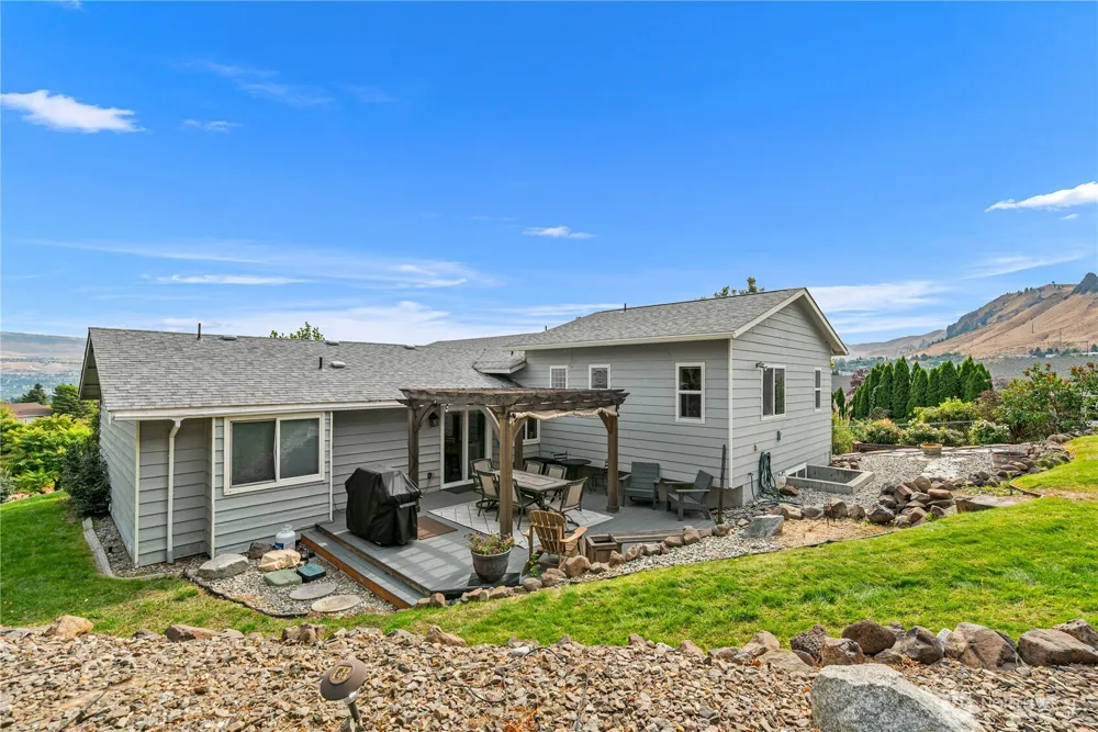 1920 Emerald Place Wenatchee, WA 98801